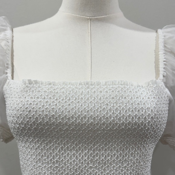 Alice + Olivia White Textured Puff Sleeve Blouse Smocked Top - Size Large - Picture 8 of 10